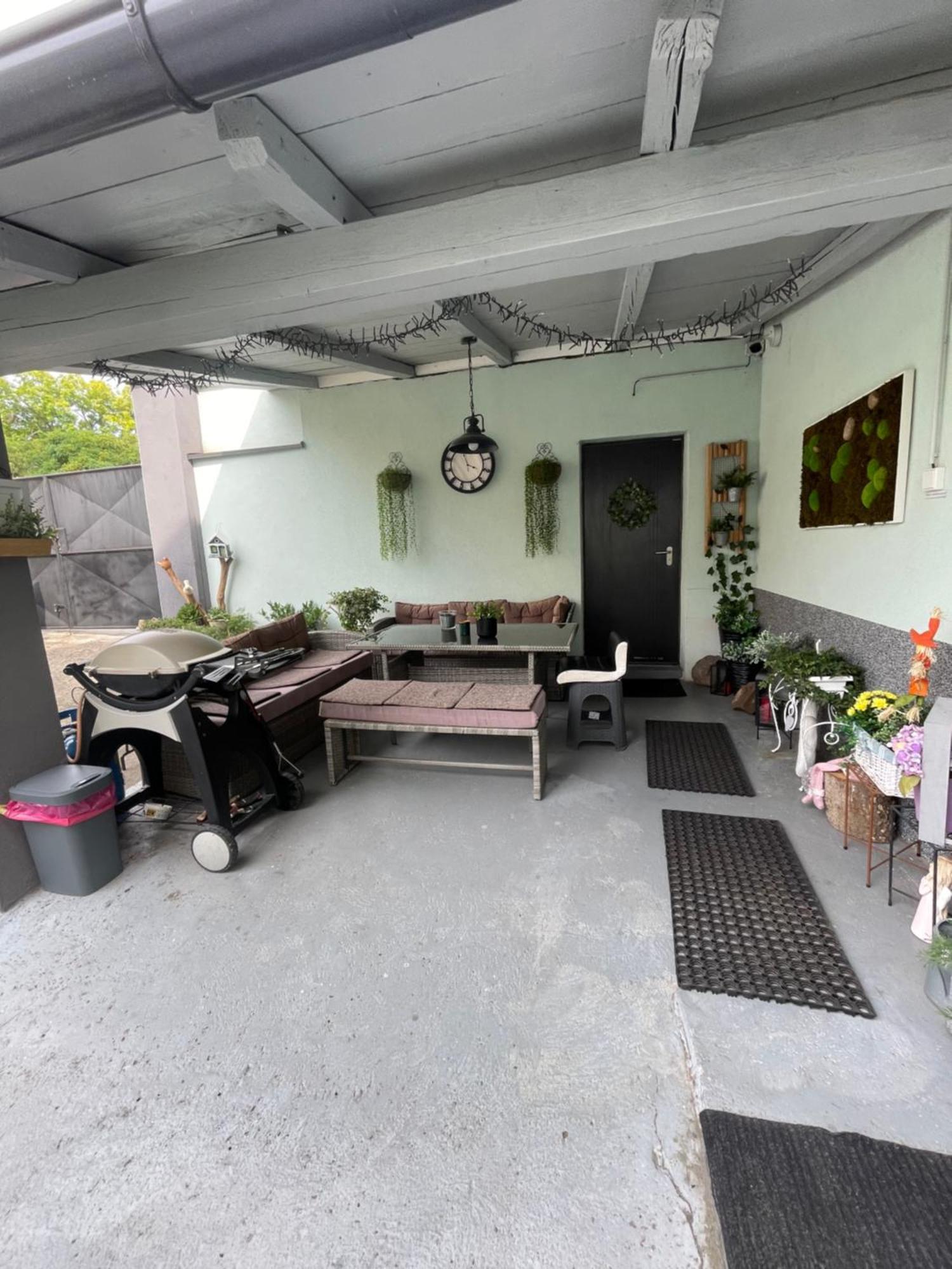Jp-Ku Ubytovani Kadan Exterior photo